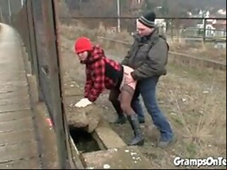 Beeg Naughty Fuck Teen Bangs Oldie blowjob doggystyle
